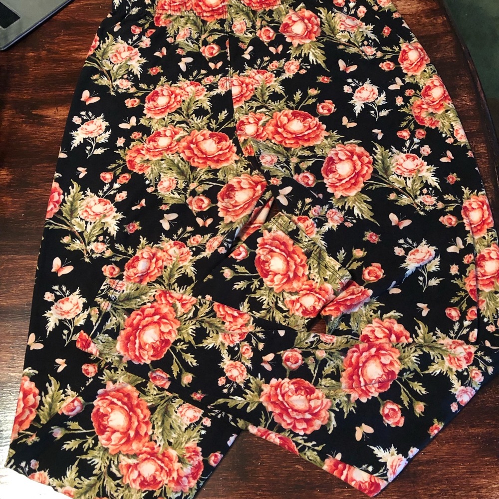 Rose and butterfly leggings black plus